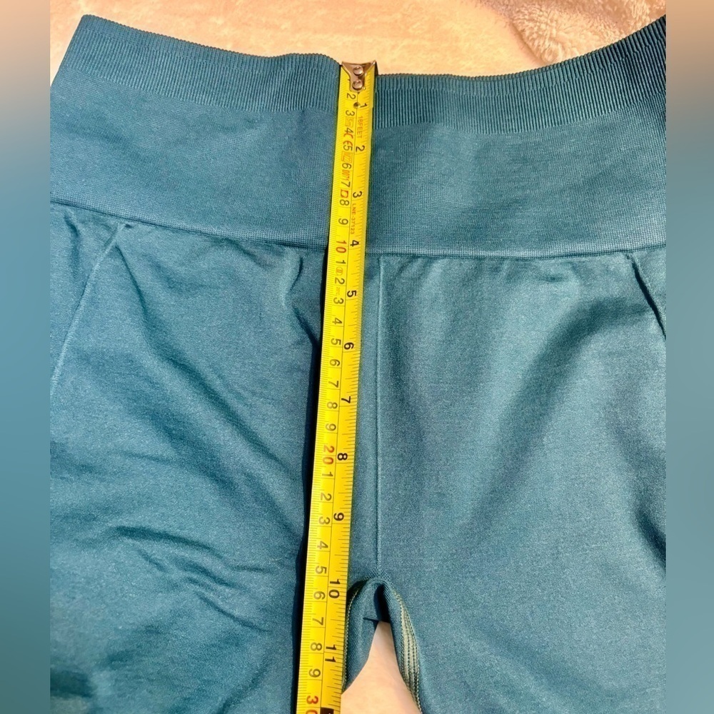 Sale! NWT Fabletics Leggings M Dark Teal Sync High-Waisted 7/8 length Perforated - Picture 15 of 16